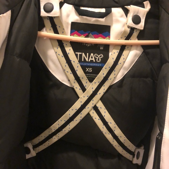 Aritzia bomber winter coat - Picture 8 of 10